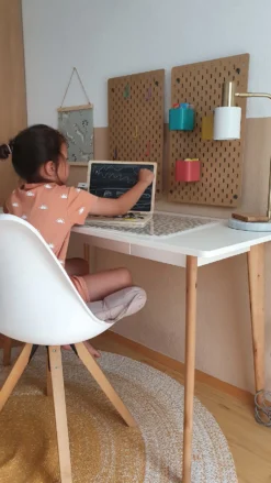 Holz-Laptop mit Magnet-Tafel