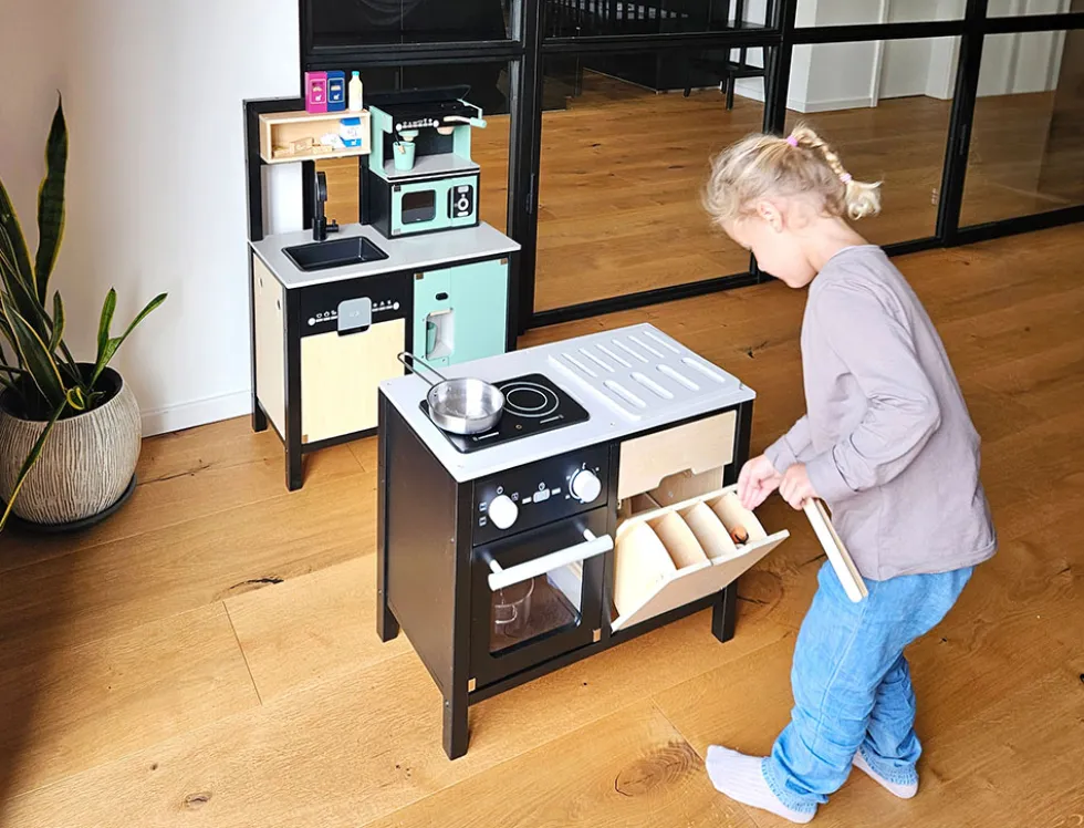Kinderküche mit Kücheninsel Industrial