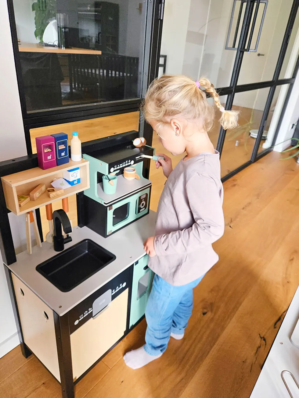 Kinderküche mit Kücheninsel Industrial