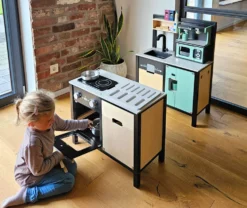 Kinderküche mit Kücheninsel Industrial