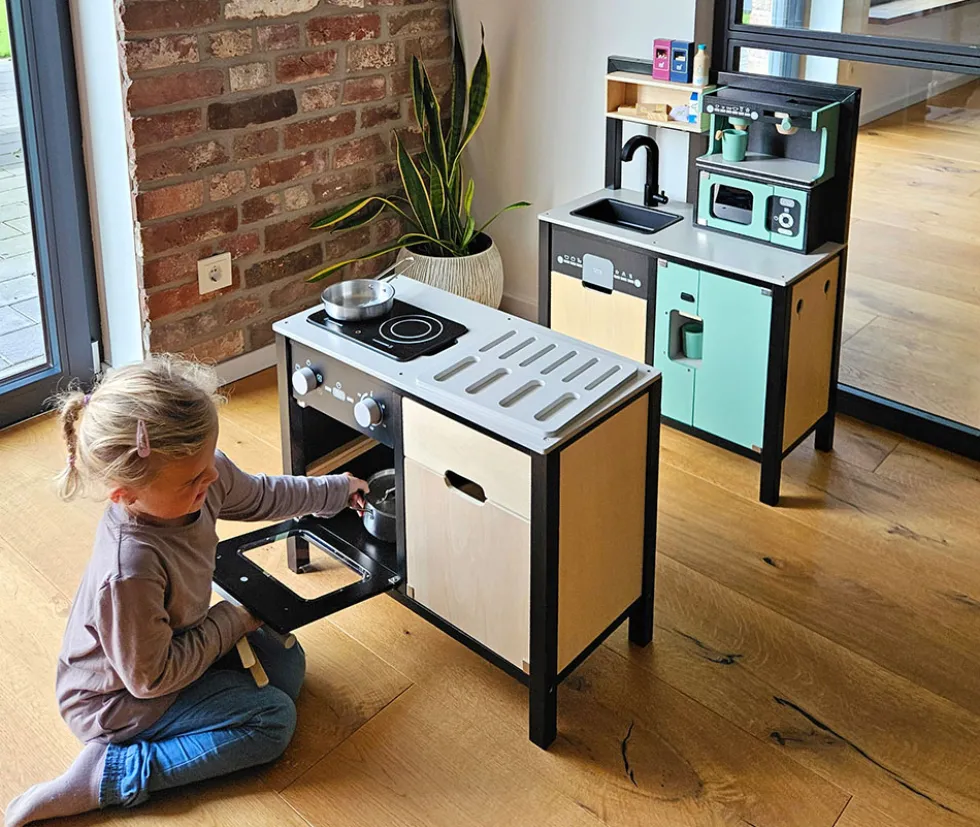 Kinderküche mit Kücheninsel Industrial
