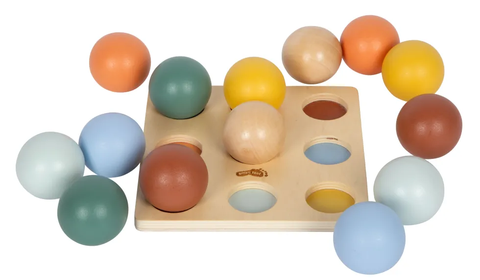 Montessori Sortierspiel mit Kugeln